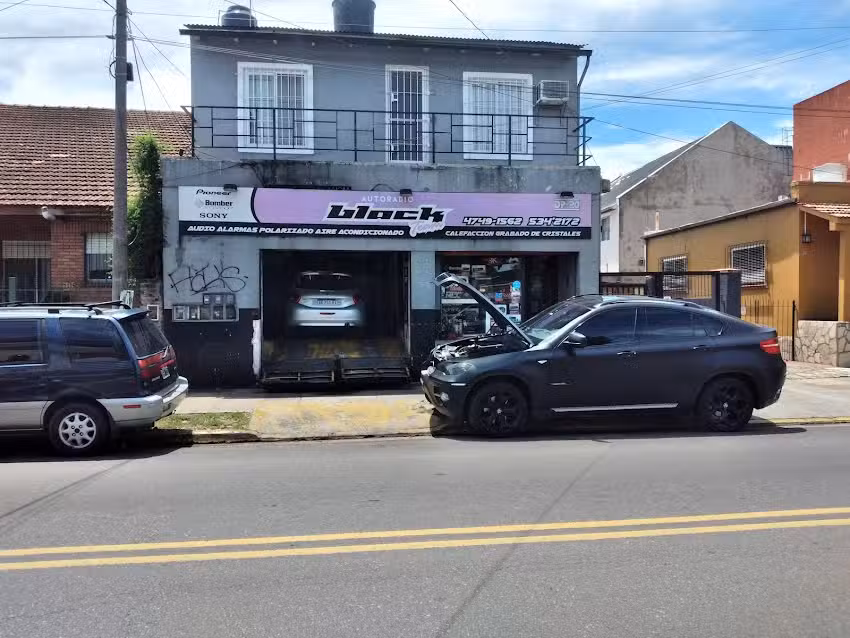 Autoradio black team