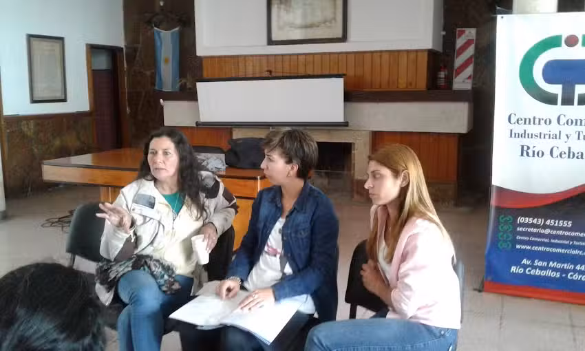 Avenida Hogar Rio Ceballos