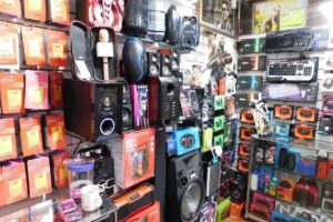 Seven Electronics Flores